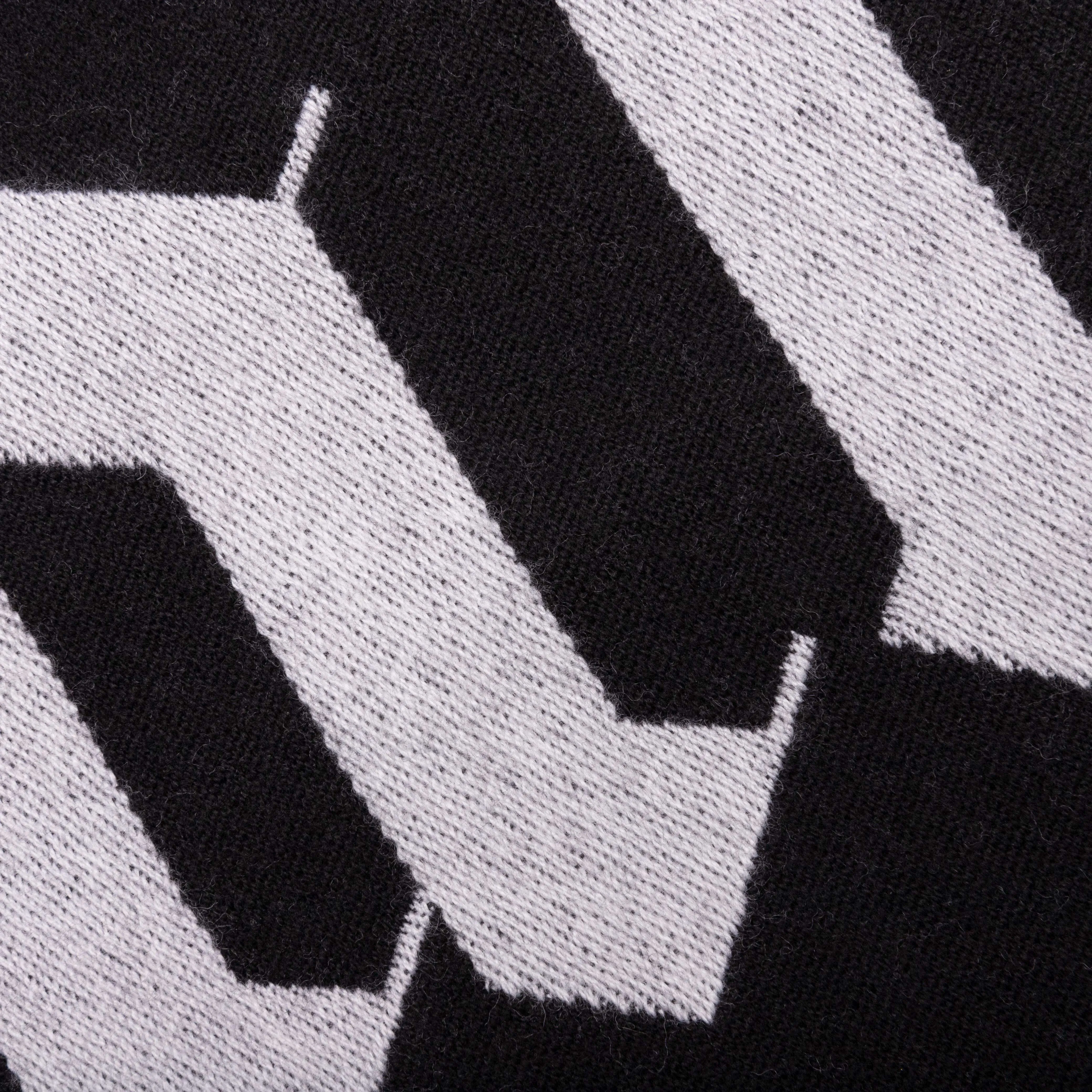 Iconic Logo Scarf - Black/White