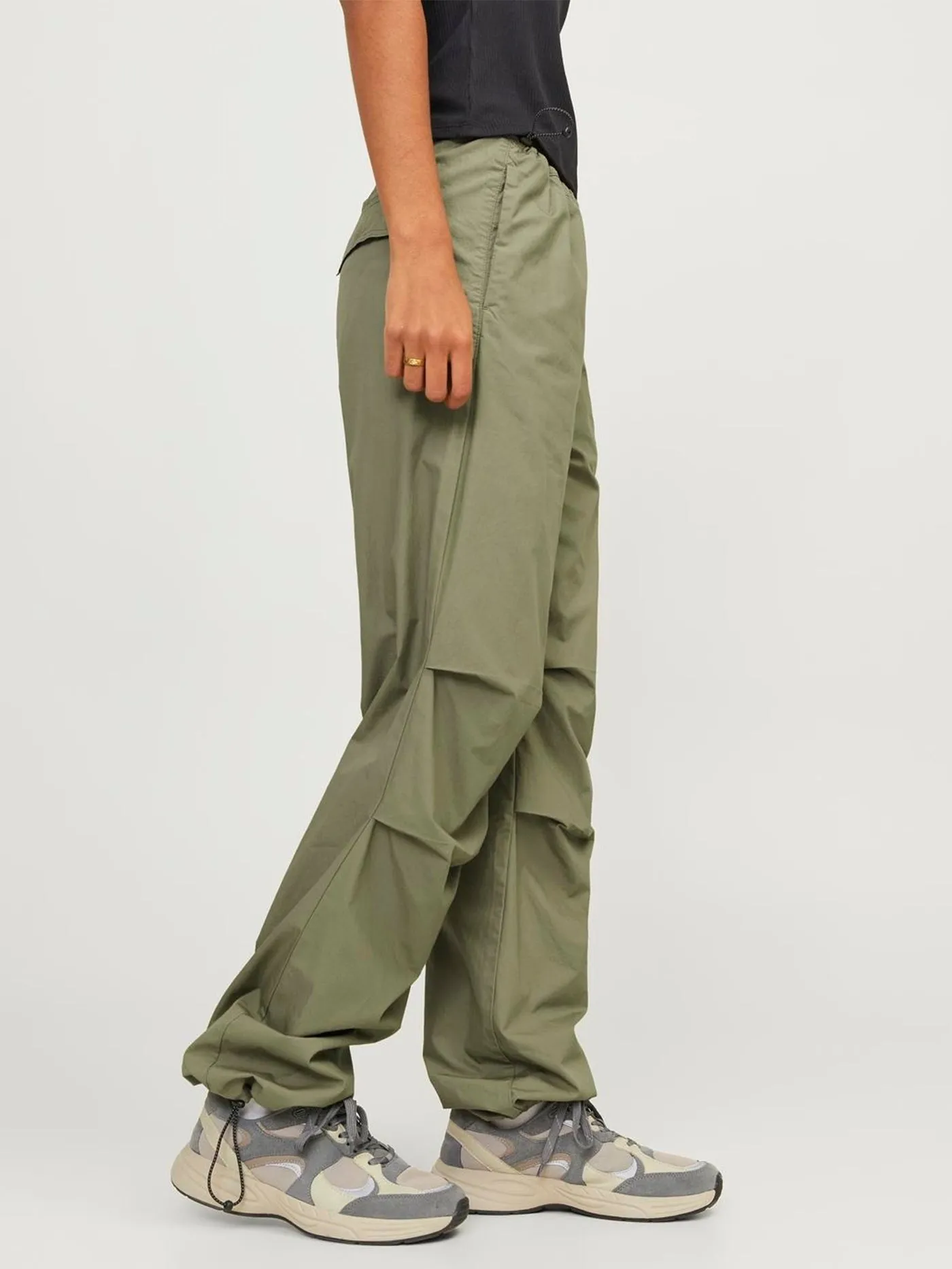 Zeyleen Relaxed Parachute Pants